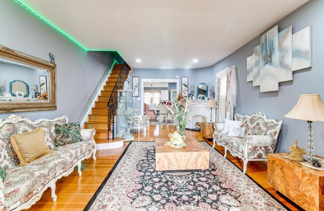 3 Mi to Penn Pet-Friendly Townhome in Yeadon!