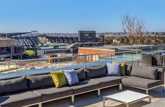 3 Relaxing Units for Groups! Rooftop Lounge, Bar, Minutes to Nationals Park