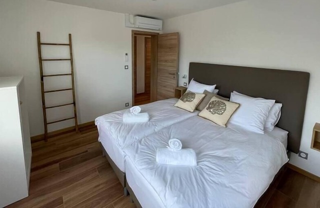 3-room cottage with its terrace
