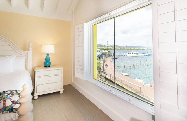 3-Room Ocean View Stay | Queen Beds + Steps to Sand & Sun