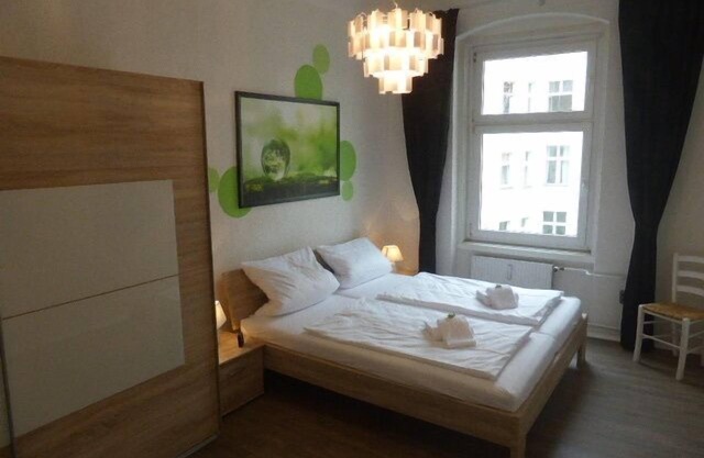 3 rooms, up to 7 persons, luxurious furnishings, "Dahlia"