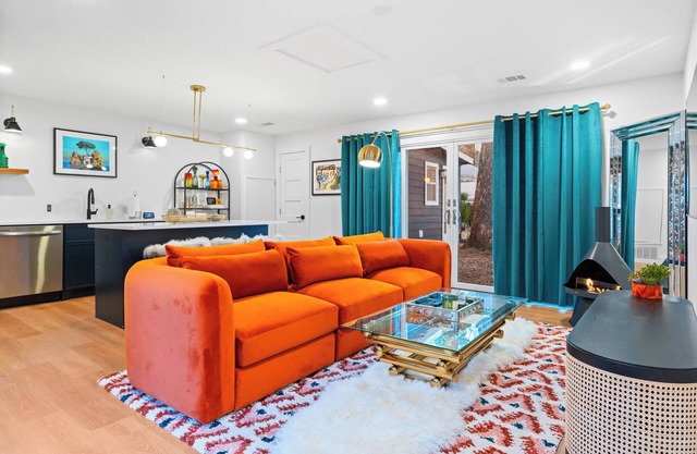 3-Unit House, Sleeps 8, Next to Pickleball Club