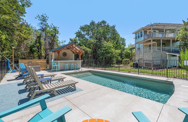 3 Weeks On The Shores: Private Heated Pool & Hot Tub, Tiki Bar & Putting green