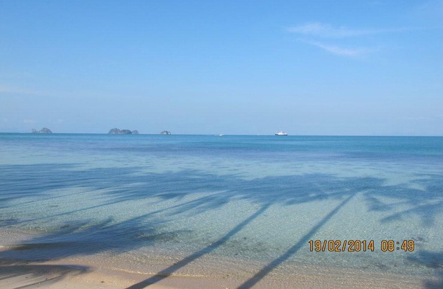 30 m from the beach, partial sea view.