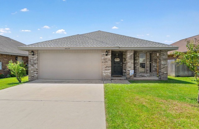 30 Minutes to Beaches and Entertainment