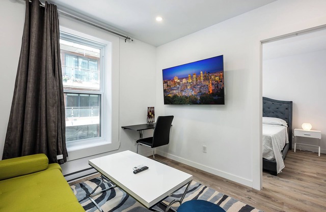 #301 Downtown's Exquisite Luxury One-Bedroom
