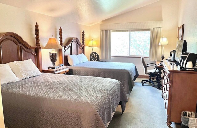 3070 Double Queen Getaway at Zermatt Resort