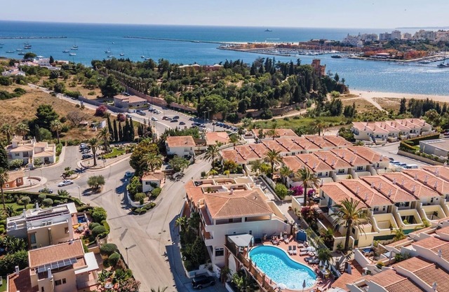 32 V.C: Casa Figueira Fabulous Townhouse in Ferragudo