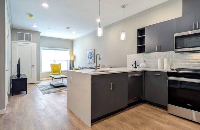 321 Modern 1BR Apt Walk to NJT