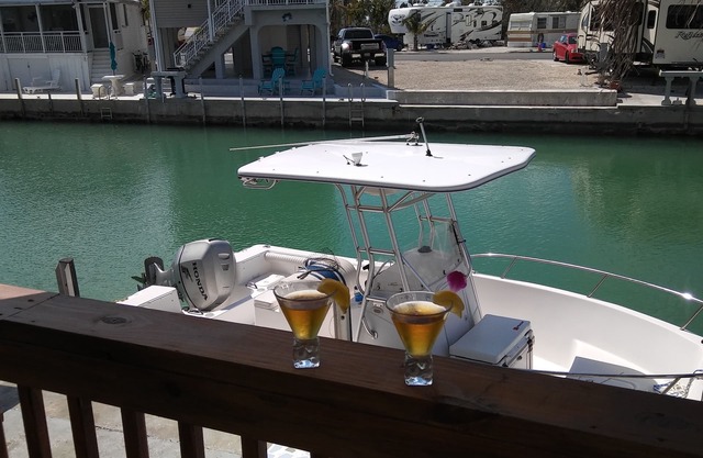 35' Seawall Sparkling , 30min from Keywest, WIFI, BBQ Grill, Pool