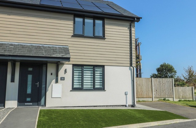 36 PARC DELFRYN, pet friendly, character holiday cottage in Benllech