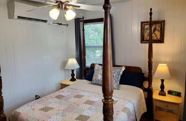 3864 Walsh Street Apartment