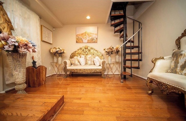 389C) Beautiful 1BR Home!