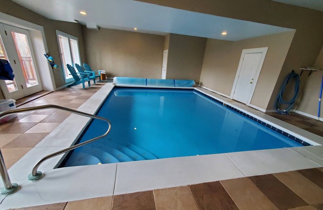 3bd/4ba on Acre/Indoor Heated Pool/Theater/Hot Tub/Billiards/Wifi/FirePit/Hike