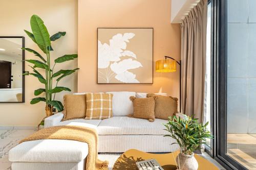 3BDR Duplex - 5 min walk from Cleveland, ADGM & Galleria Mall - Maryah Island & ADGM - Huge Balcony - Full Canal & City Views - Perfect for Families & Groups