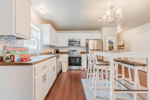 3Bedroom 2Bathroom close to historic downtown fast wifi