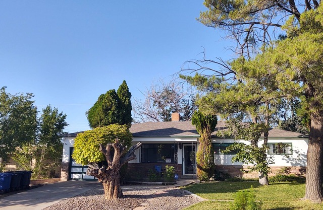 3BR, 1 & 3/4 BA, 1 Car Garage Newly Remodeled House in NEHT's