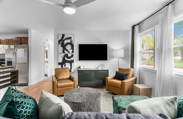 3BR/2BA Family Home Parking|15 Mins to DT KC