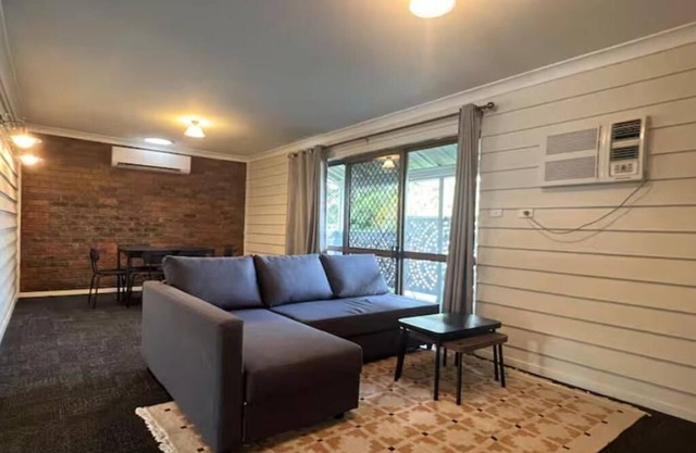 3BR Cottage Home w/Ample Parking