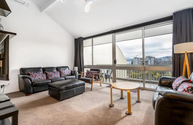 3BR Loft Apt 1min to Kingston Foreshore - Hosted by Canstay