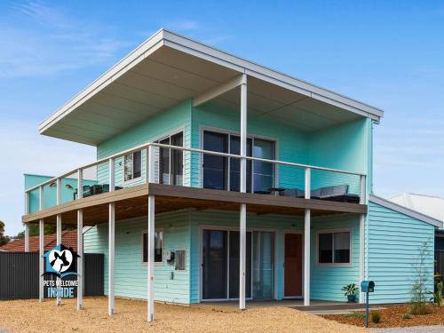 3BR Retro Charm Beach House Getaway