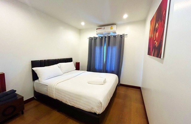 3BR Villa Rooftop Pool Gym Near BeachV28