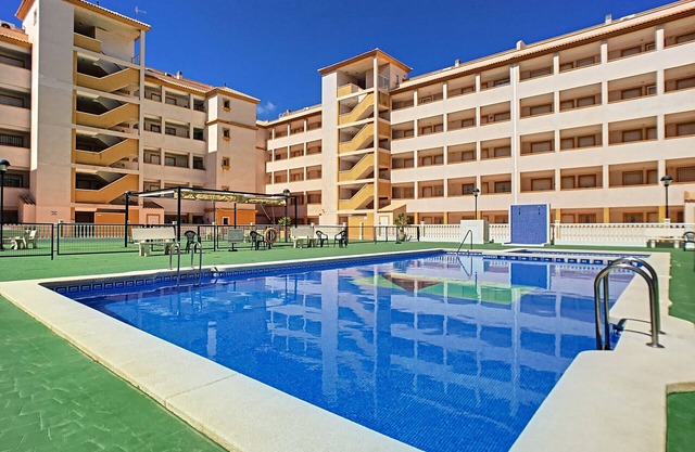 3rd floor apartment, free wifi, satellite tv, balcony, communal pool
