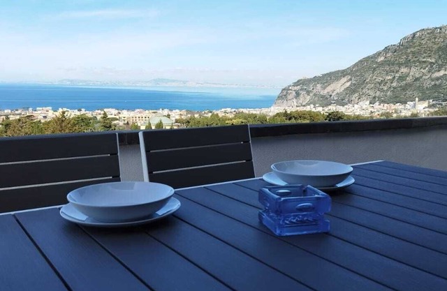 3rd floor-no lift- 3 bedrooms - 2 terraces TinaHouse