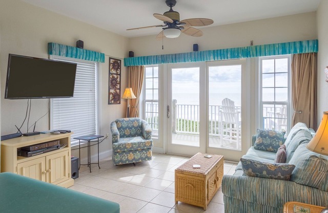 3rd-floor oceanfront condo with private deck, outdoor pool, hot tub - dog-friendly