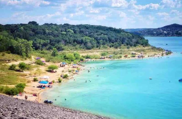 4 2 wow 180 Lake Views hot tub Pickleball Tennis POA Court EV Charger Wheelchair Ramp POA Pool