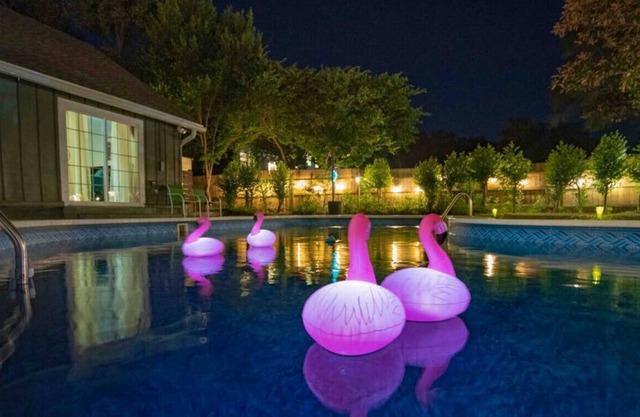 4 bd/rm with Family Memories, Beach town, golf course, private pool