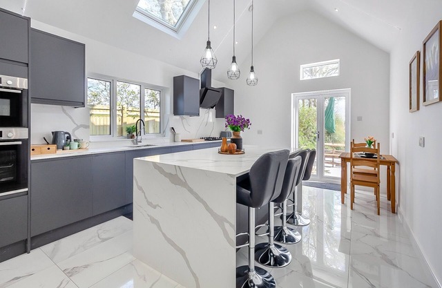 4 bedroom accommodation in East Grinstead