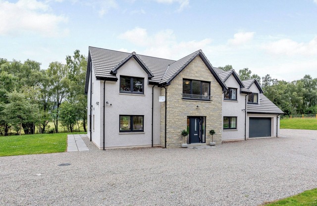 4 bedroom accommodation in Craigellachie