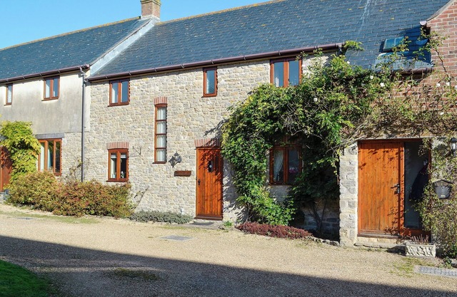 4 bedroom accommodation in Puncknowle, near Dorchester