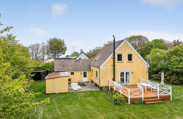 4 bedroom amazing home in østermarie