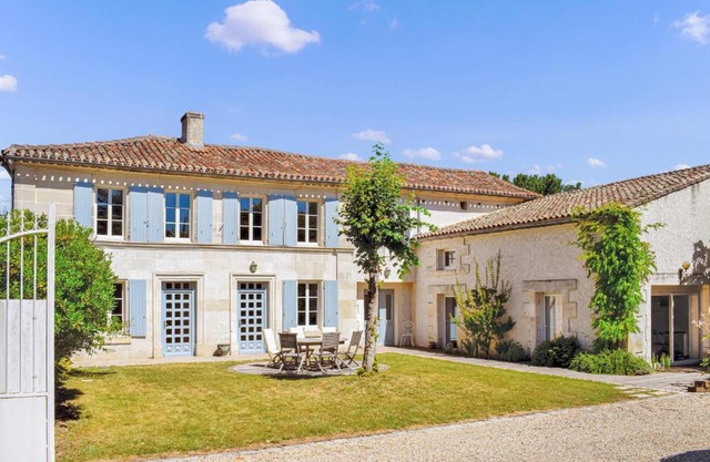 4 Bedroom Amazing Home In Champmillon