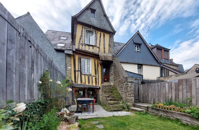 4 bedroom beautiful home in Fougères