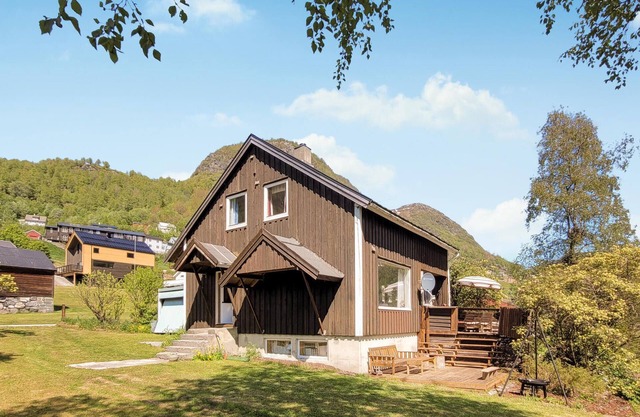 4 bedroom cozy home in Røldal