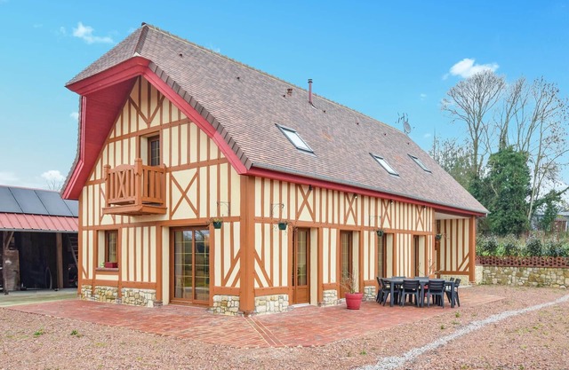 4 bedroom gorgeous home in Valorbiquet