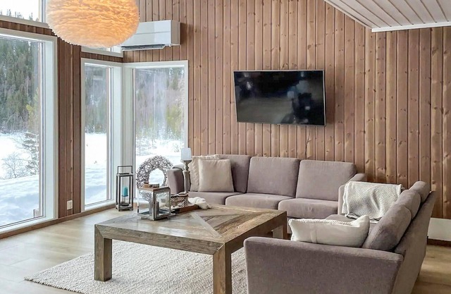 4 bedroom gorgeous home in Hønefoss