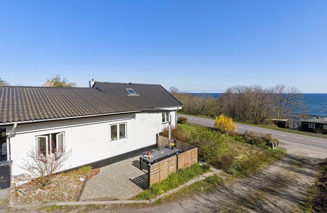 4 bedroom gorgeous home in Allinge