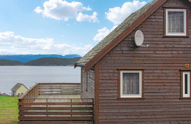 4 bedroom gorgeous home in Bjoa