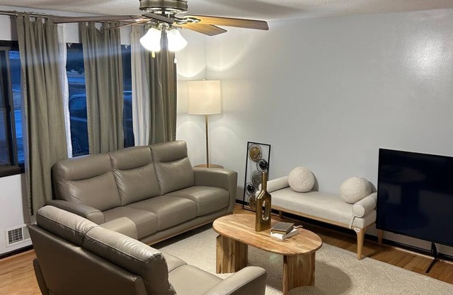 4-bedroom home in Eagen,family friendly, centrally located with fenced backyard