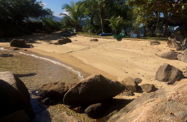 4 bedroom home with private beach and beautiful garden on the Big Island