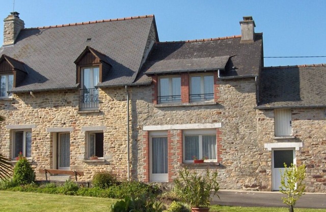 4 bedroom house in a quiet countryside Rennes