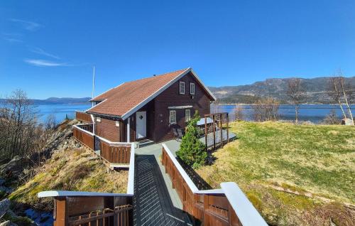 4 Bedroom Stunning Home In Hebnes