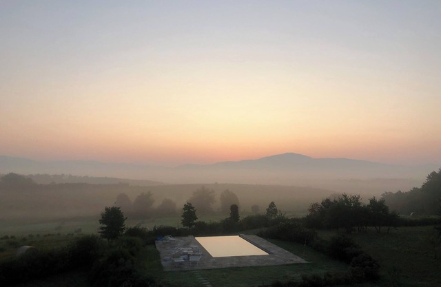 4 Bedroom Tuscan Country Villa with Infinity pool & stunning views near Cortona