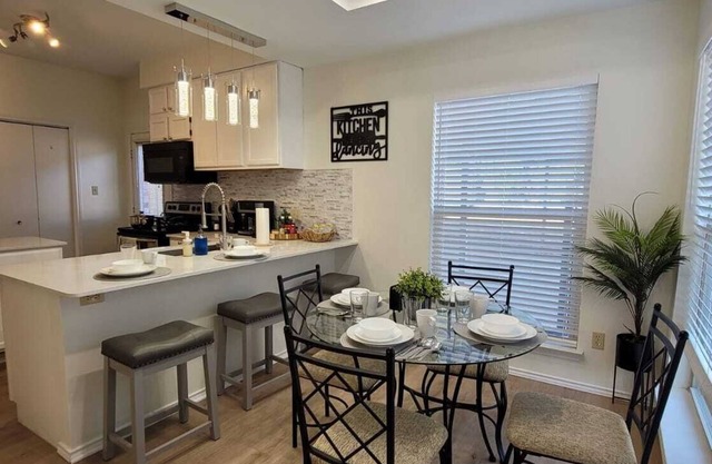 4 beds~3br-2.5 bath~family/Pets~Long-stay discount!-shopping/DFW airport