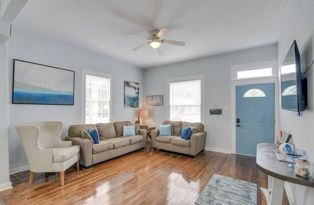 4 Blocks to Beach: Home w/Patio in Galveston!