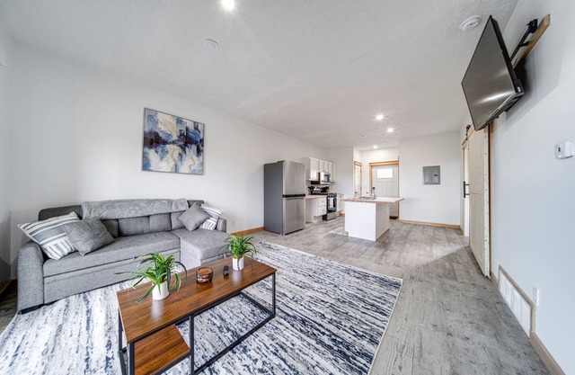 4 Mi to Lake Erie: Condo in Golf Community